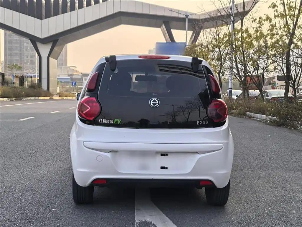 JMEV E200L 2019 Stylish White Electric Sedan Car