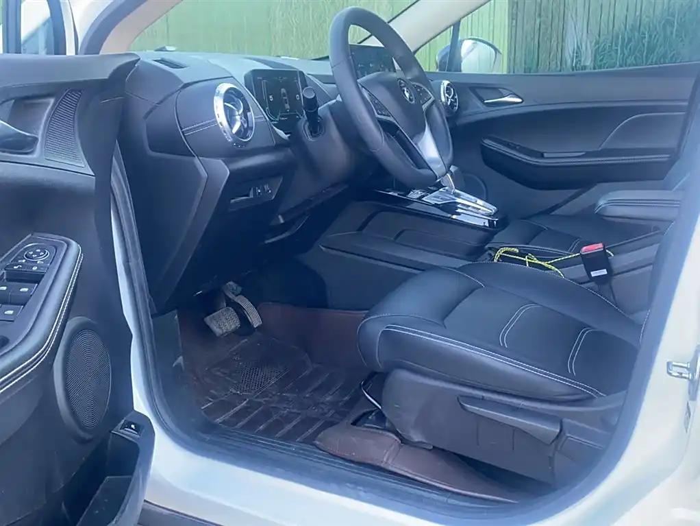 White 2019 BYD Yuan China Compact Electric SUV