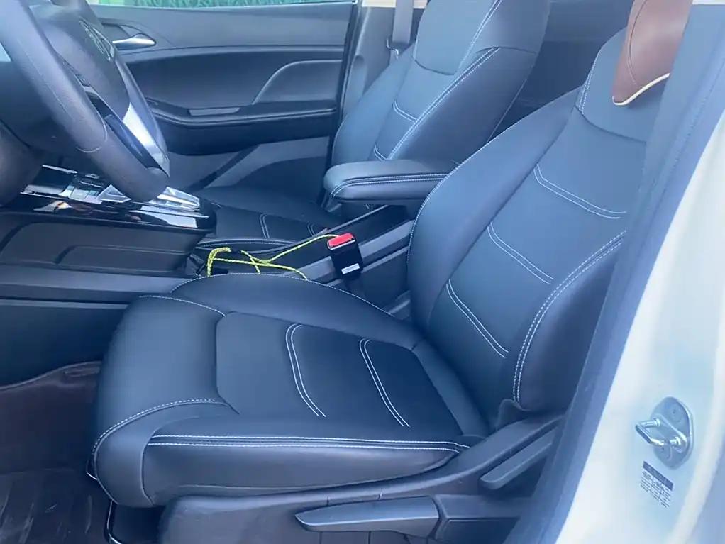 White 2019 BYD Yuan China Compact Electric SUV
