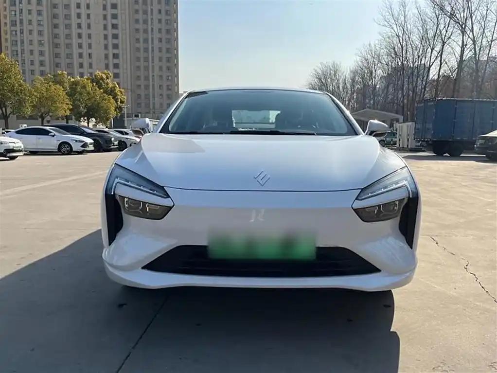 JMEV Yi 2022 White Electric City Car Low Mileage