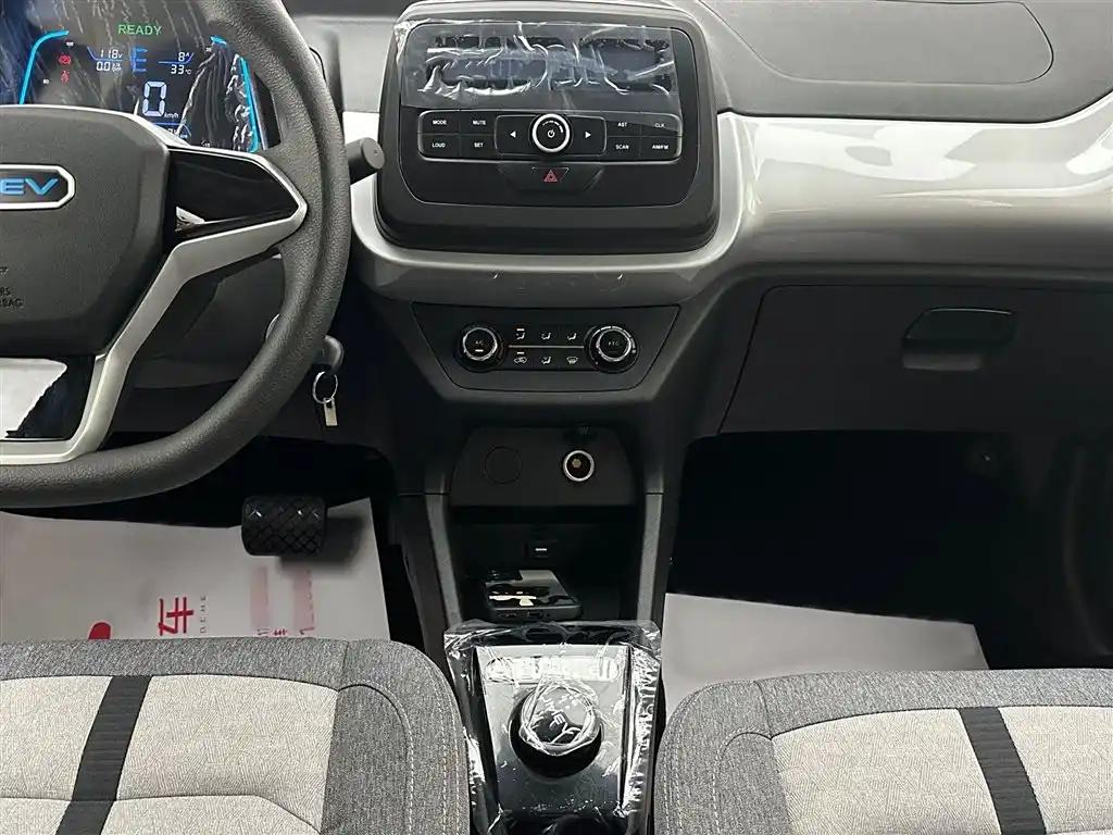 JMEV Xiaoqilin 2024 Low-Mileage Affordable Electric Sedan