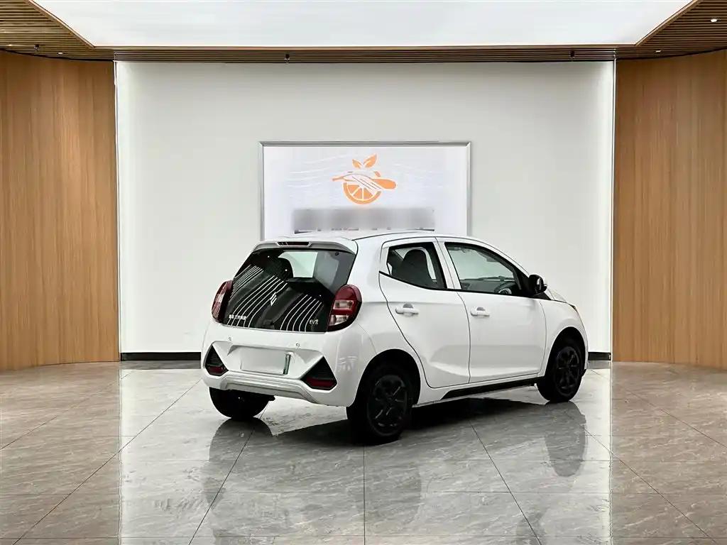 JMEV Xiaoqilin 2024 Low-Mileage Affordable Electric Sedan