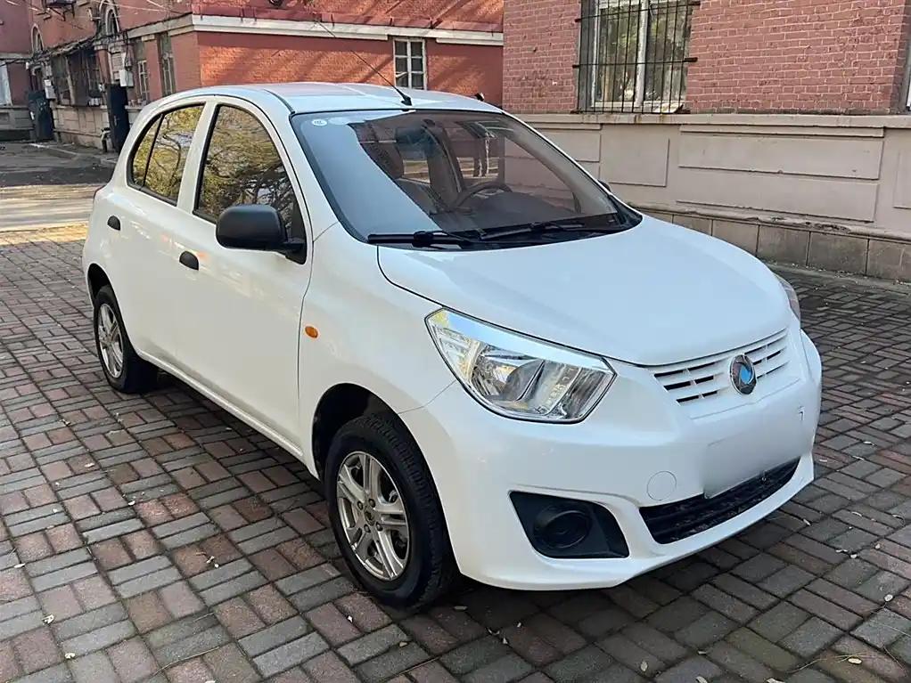 Dongfeng 2018 White New Energy Electric Car