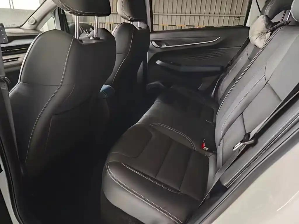 Geely Geometry EX3 Kungfu Cow 2022 White Compact Electric SUV