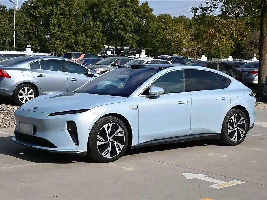 NIO ET5 2023 Electric Car Leader with Panoramic Sunroof