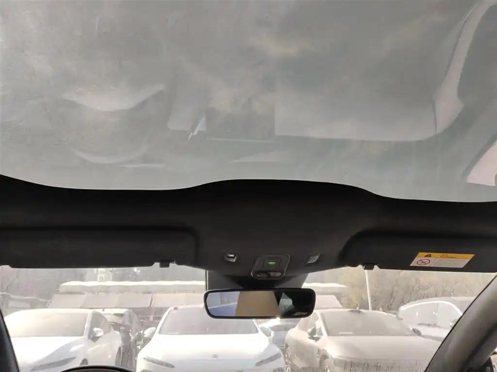 NIO ET5 2023 Electric Car Leader with Panoramic Sunroof