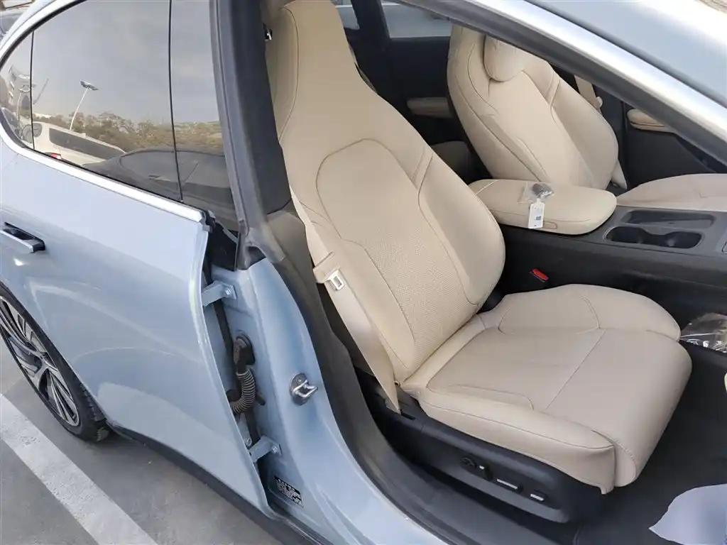 NIO ET5 2023 Electric Car Leader with Panoramic Sunroof