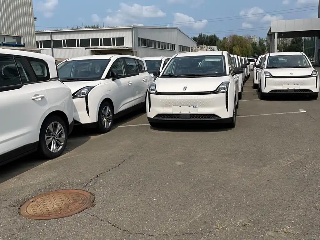 Bestune NAT 2025 Premium White New Energy Vehicle