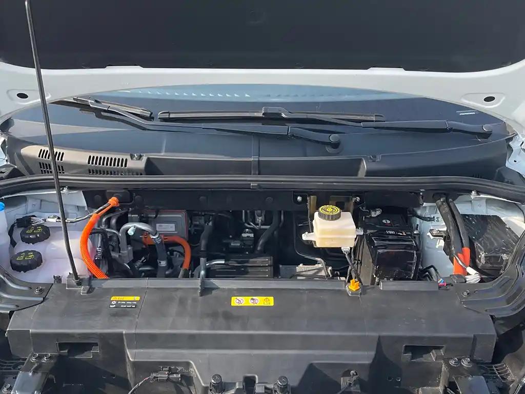 Bestune NAT 2025 Premium White New Energy Vehicle