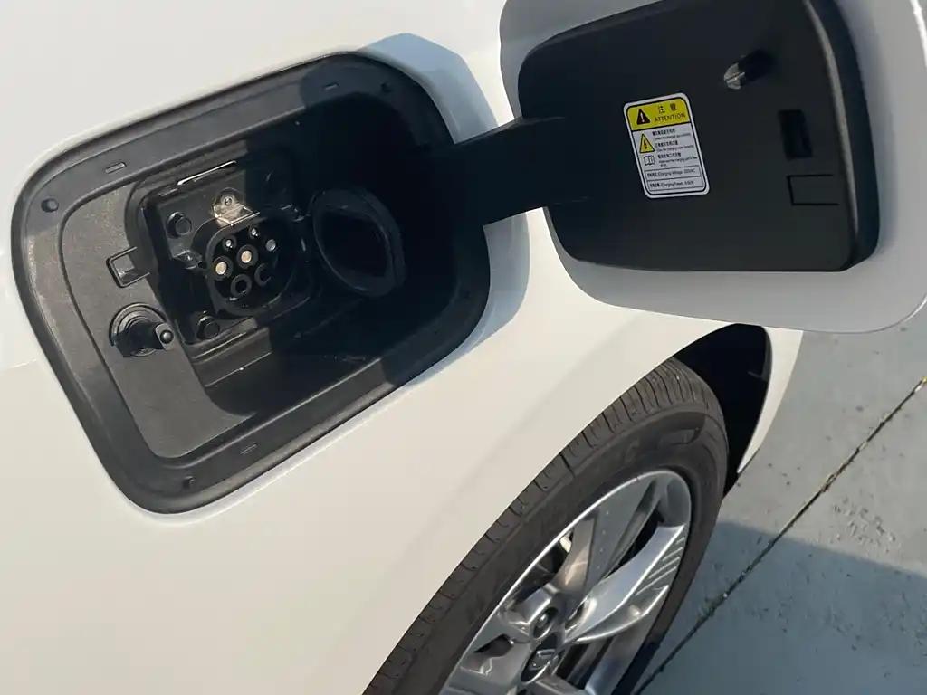 Bestune NAT 2025 Premium White New Energy Vehicle