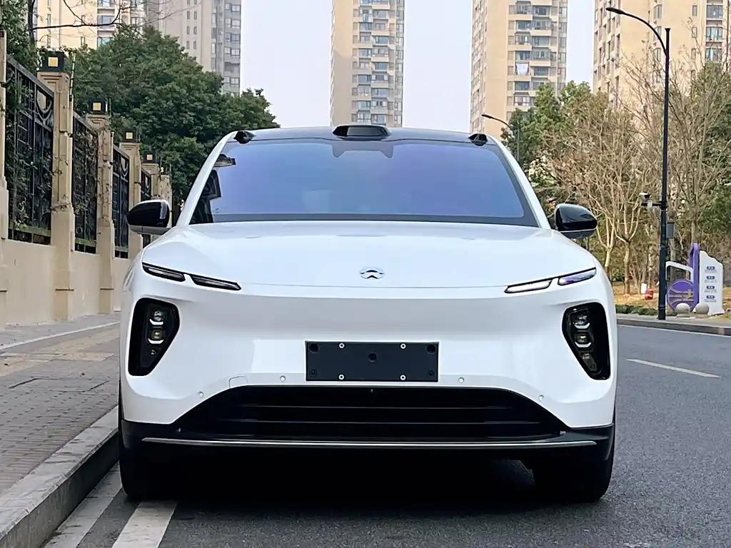 NIO EC6 2025 White Electric SUV 2025 with Panoramic Sunroof