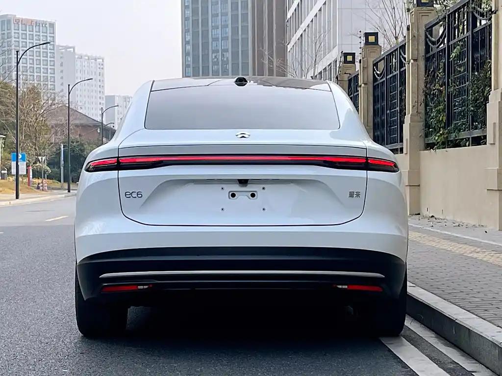 NIO EC6 2025 White Electric SUV 2025 with Panoramic Sunroof