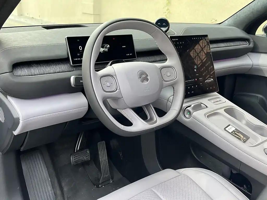 NIO EC6 2025 White Electric SUV 2025 with Panoramic Sunroof