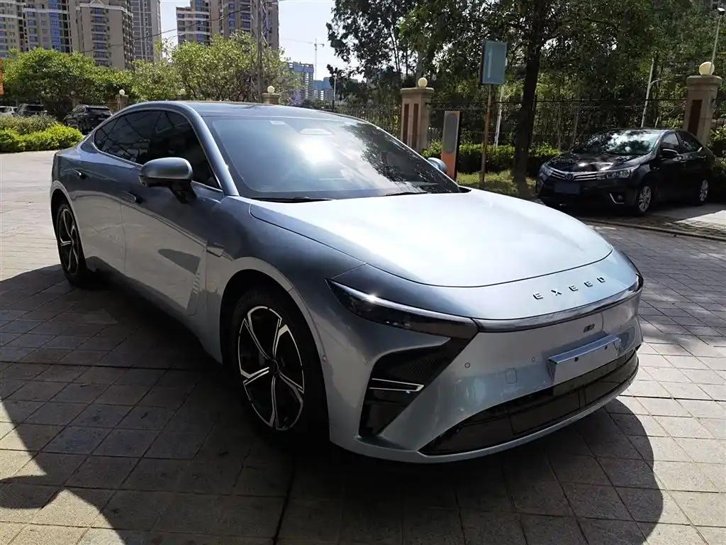 EXEED Sterra ES 2024 Blue Electric Sedan Luxury with Panoramic Sunroof