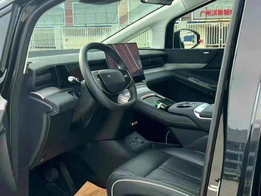 Xpeng X9 2024 Black Chinese Electric MPV Big Discount