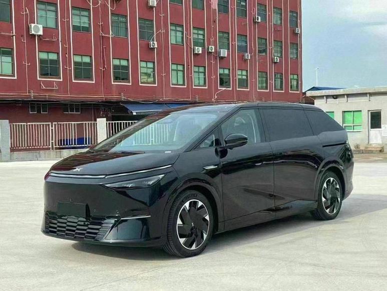 Xpeng X9 2024 Black Chinese Electric MPV Big Discount