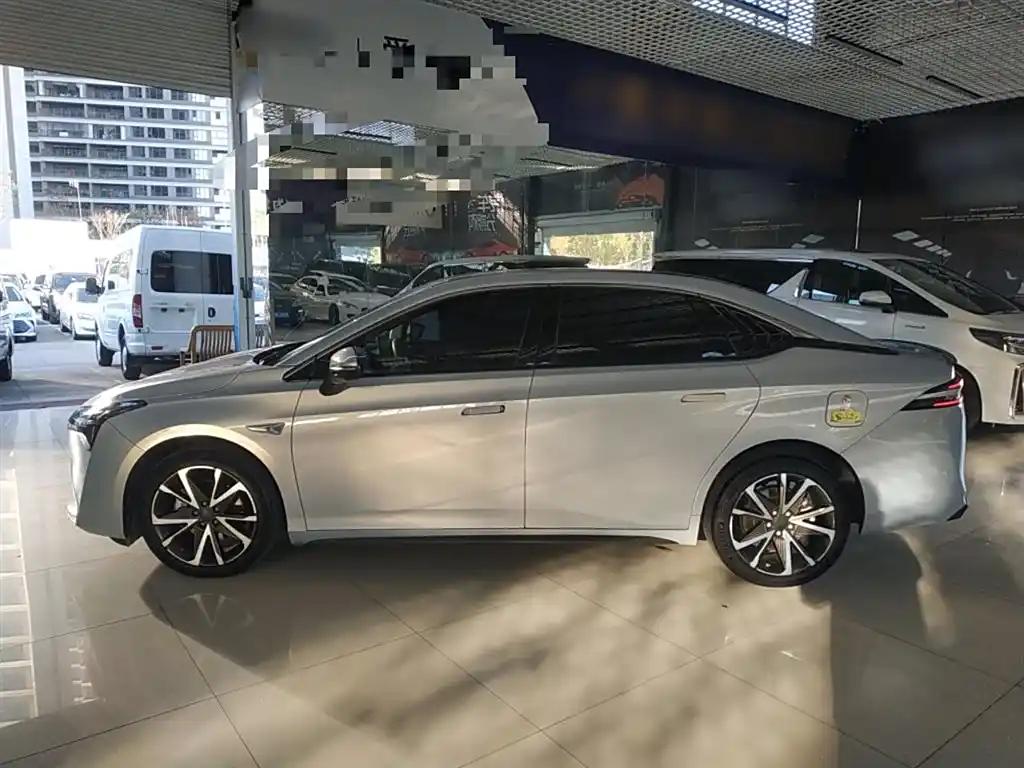 AION S Plus 2022 Affordable Electric Sedan with Panoramic Sunroof