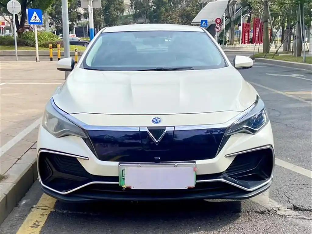 White 2022 Venucia D60 New Energy Vehicles in China