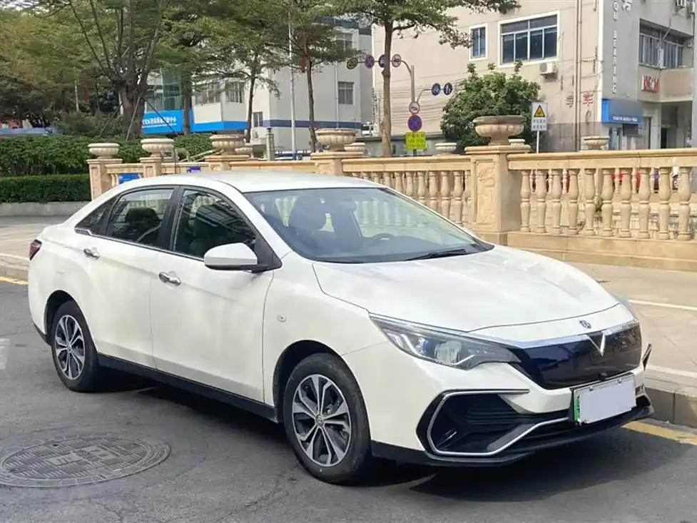 White 2022 Venucia D60 New Energy Vehicles in China