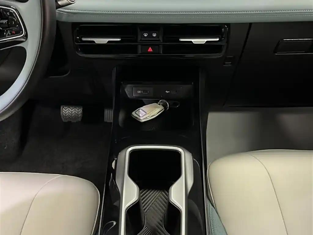 Geely Geometry E 2023 Advanced Electric Car Leader