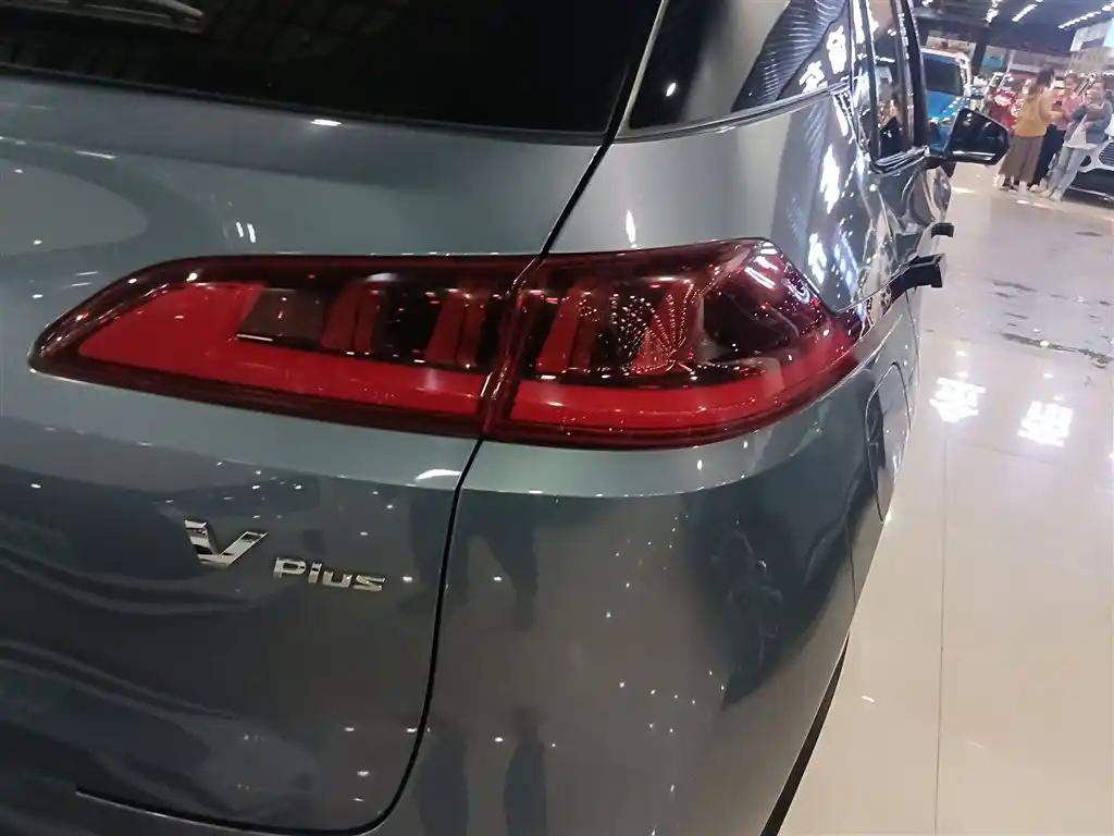 AION V 2023 5-Seater Electric SUV with Panoramic Sunroof