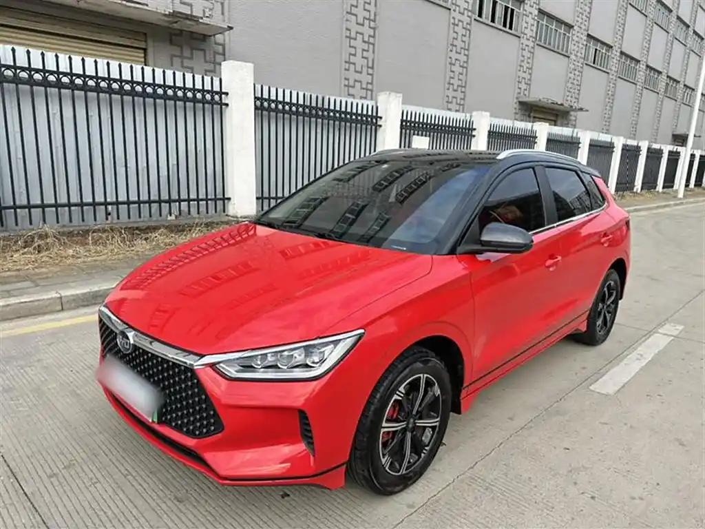 BYD E2 2019 Red 5-Seater New Energy Vehicle in China