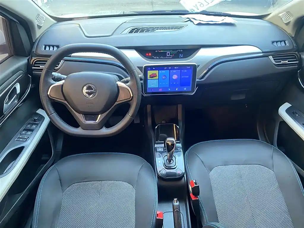 JMEV EV3 2021 White Hatchback Electric Car Export