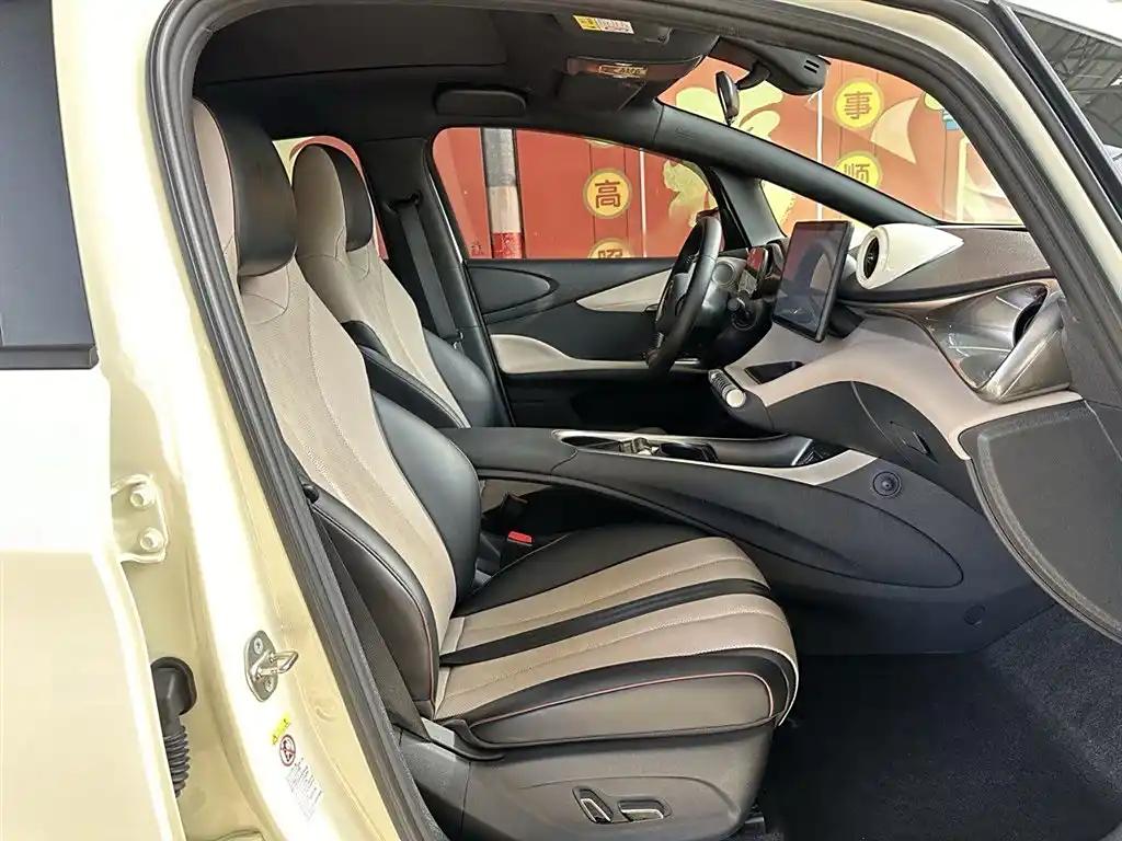 BYD Dolphin 2023 White Electric Car Leader