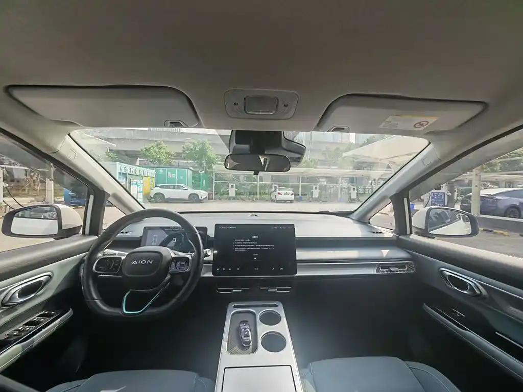 AION Y 2023 White Affordable Electric SUV