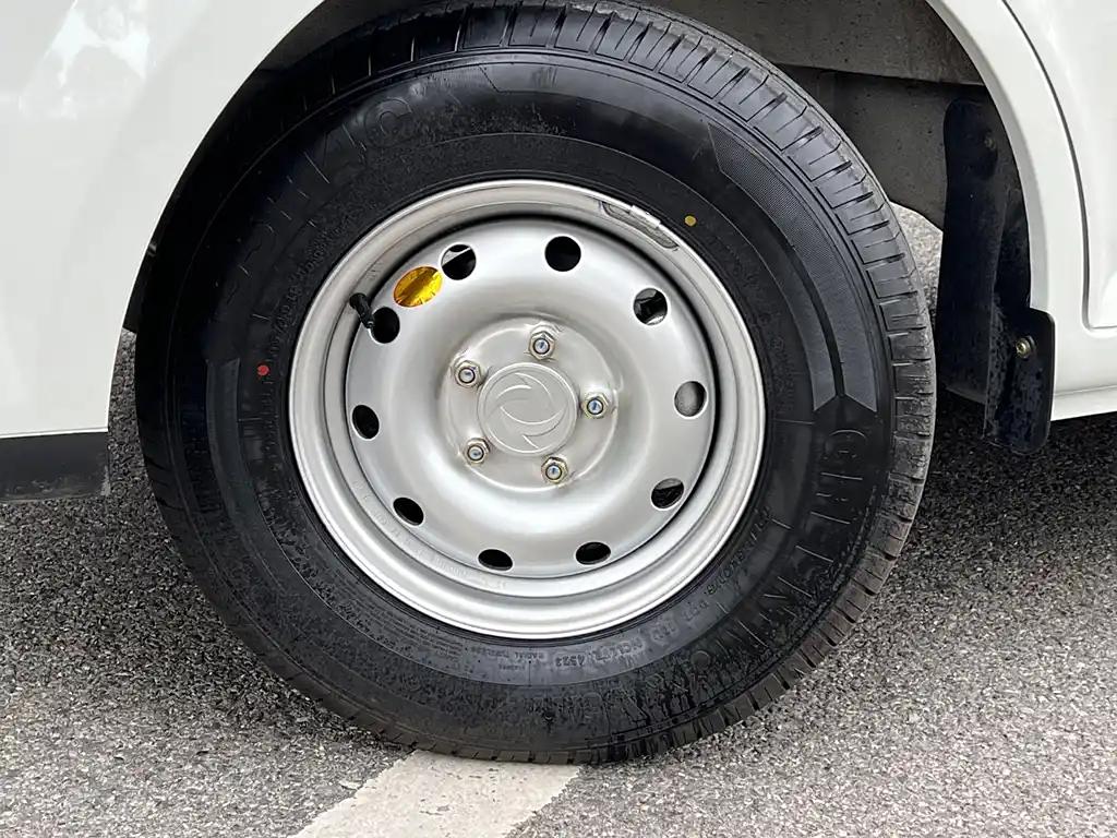 Dongfeng Yufeng EM27 2024 White China Electric Van Used