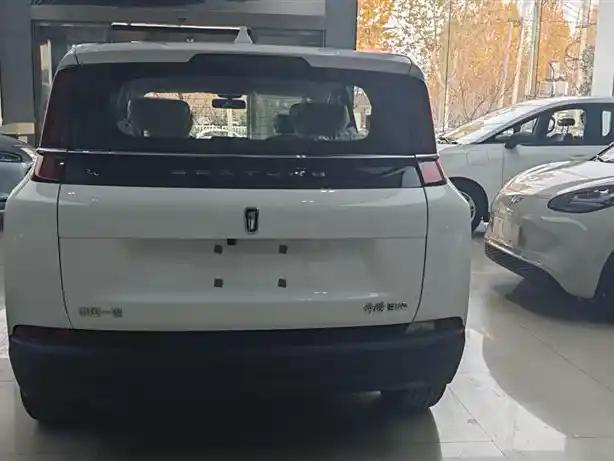 Bestune NAT 2024 Premium White Chinese Electric MPV