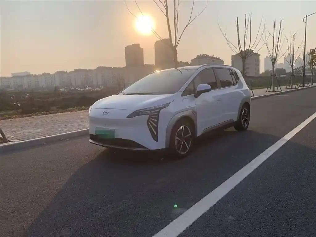 AION Y 2023 Reliable Chinese Electric SUV with Panoramic Sunroof