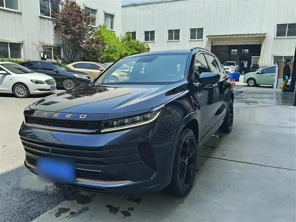 Black 2023 Exeed RX PHEV Premium Compact Electric SUV