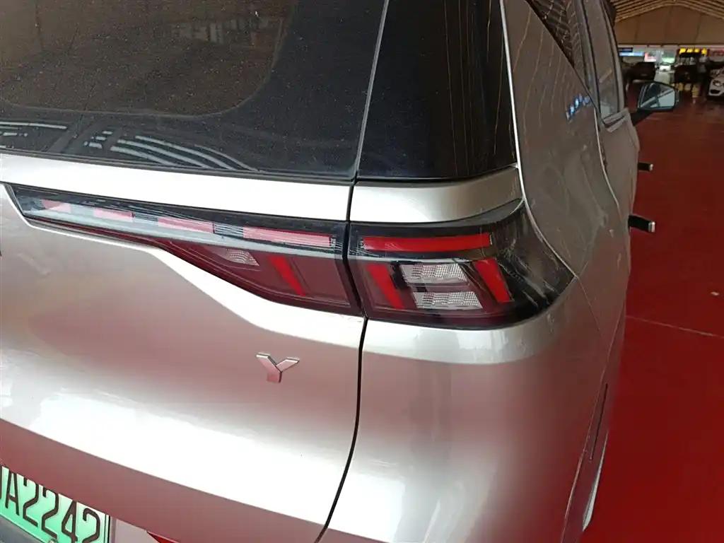2022 AION Y Export Silver Electric SUV Vehicles