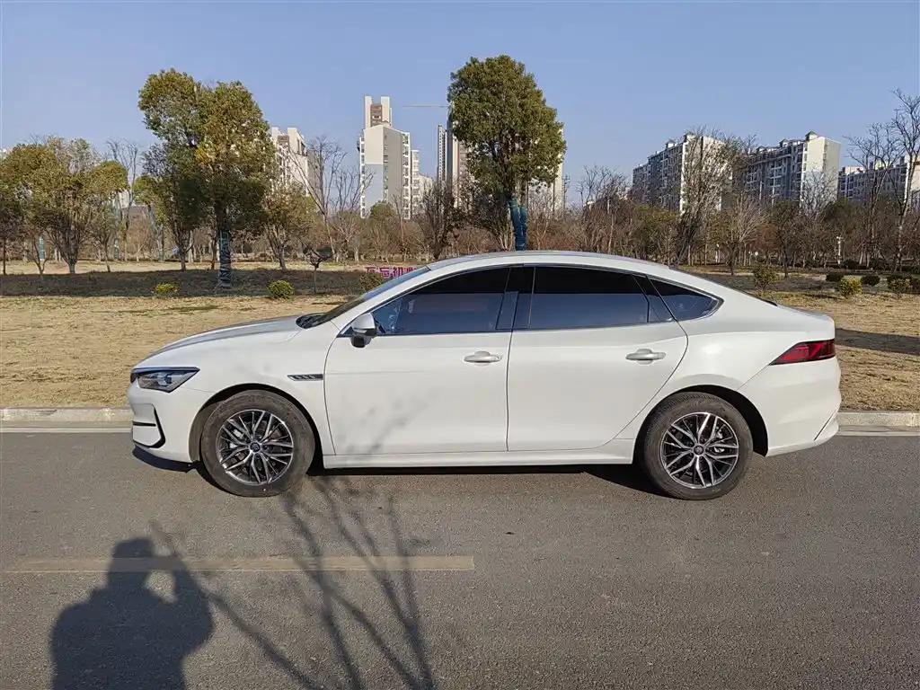 BYD Qin Plus 2023 White Electric Sedan in China