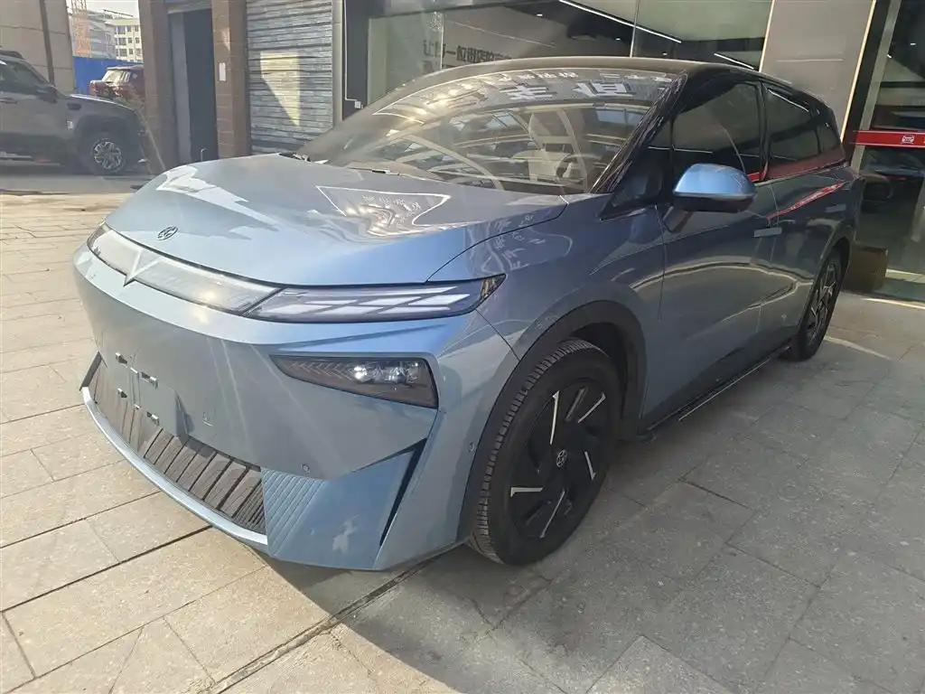 Venucia VX6 2023 Blue Luxury Electric SUV with Panoramic Sunroof