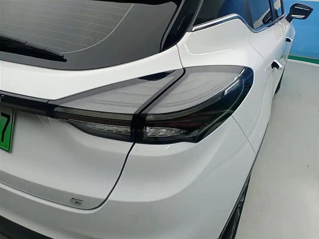 Geely Geometry Xi 2021 White Electric SUV luxury