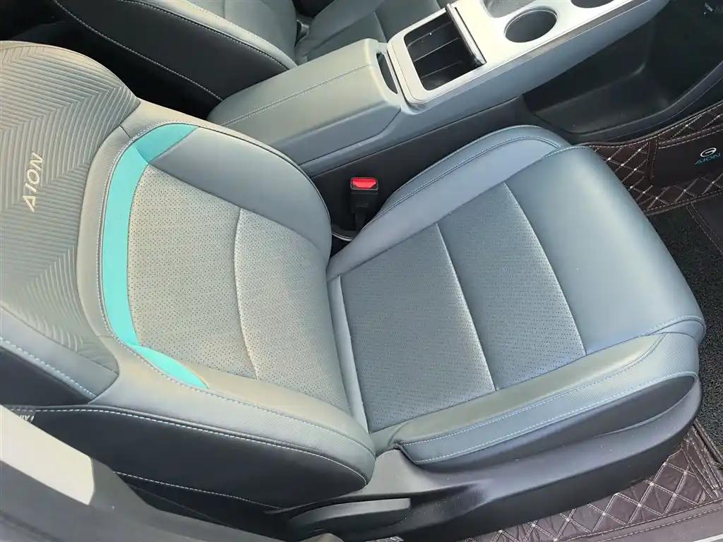 AION Y Plus 2023 White Compact Electric SUV