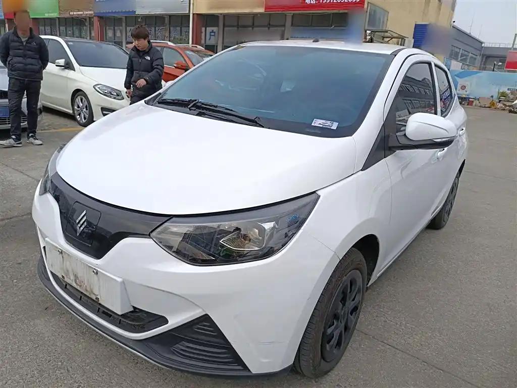 JMEV Small Qilin 2024 White Electric City Car