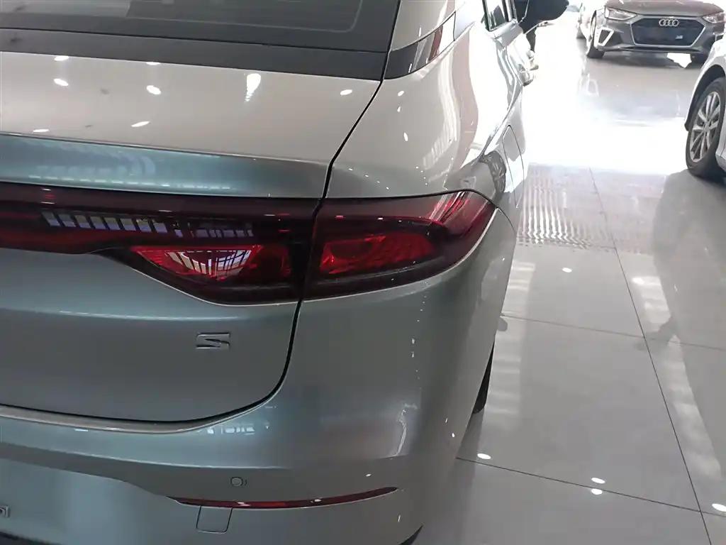 AION ES 2024 Silver Electric Car in China