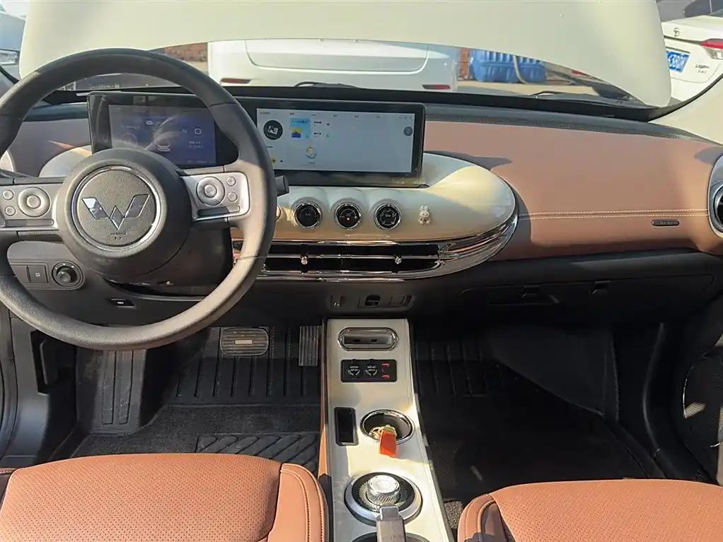 Wuling Bingo 2023 White Electric Sedan