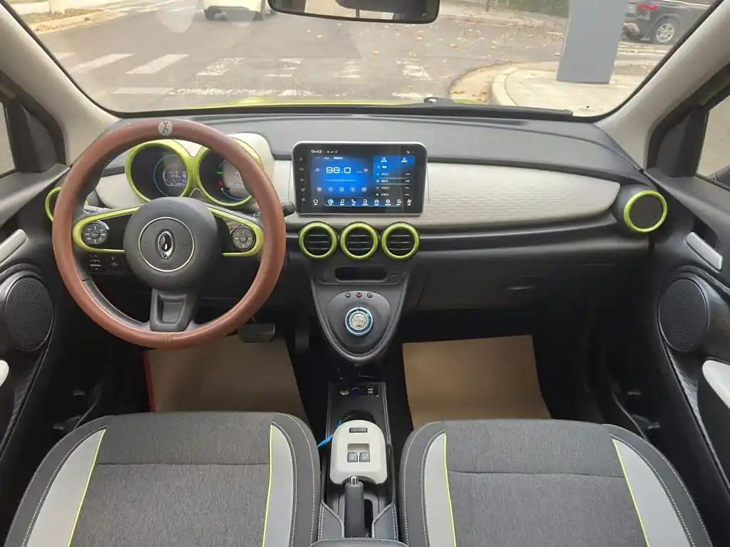 ORA Black Cat 2021 5-Seater Green China's New Energy Vehicle